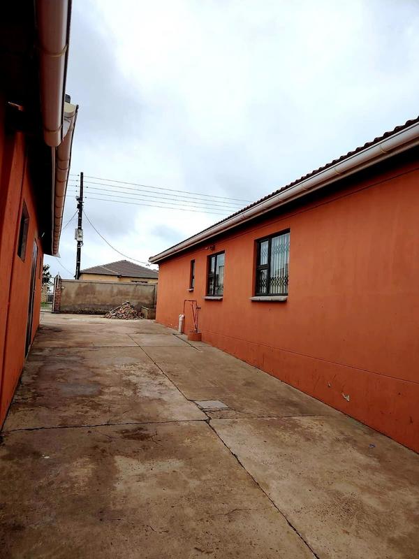 11 Bedroom Property for Sale in Mdantsane Nu 7 Eastern Cape